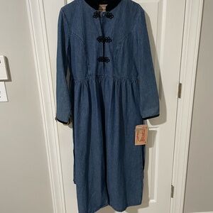 Stylish sz 12 studio ease jean Dress velvet trimmed